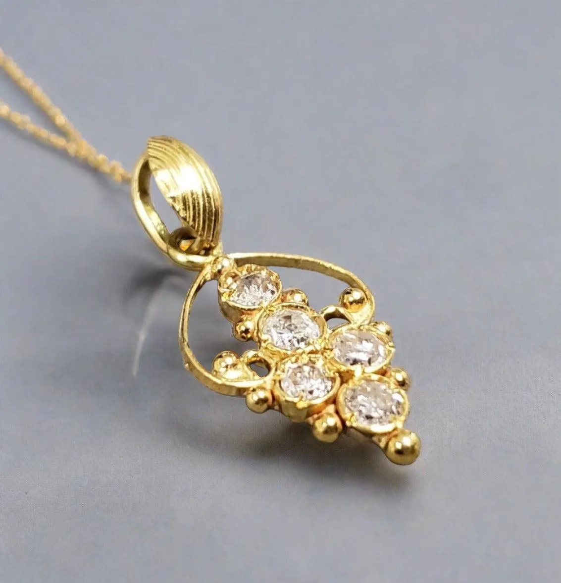 18k Gold Natural Diamond Pendant