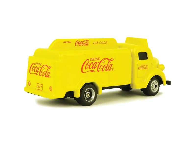 1947 Coca-Cola Bottle Truck- Yellow Diecast 1:87 HO Scale Model - Motor City Classics 439954