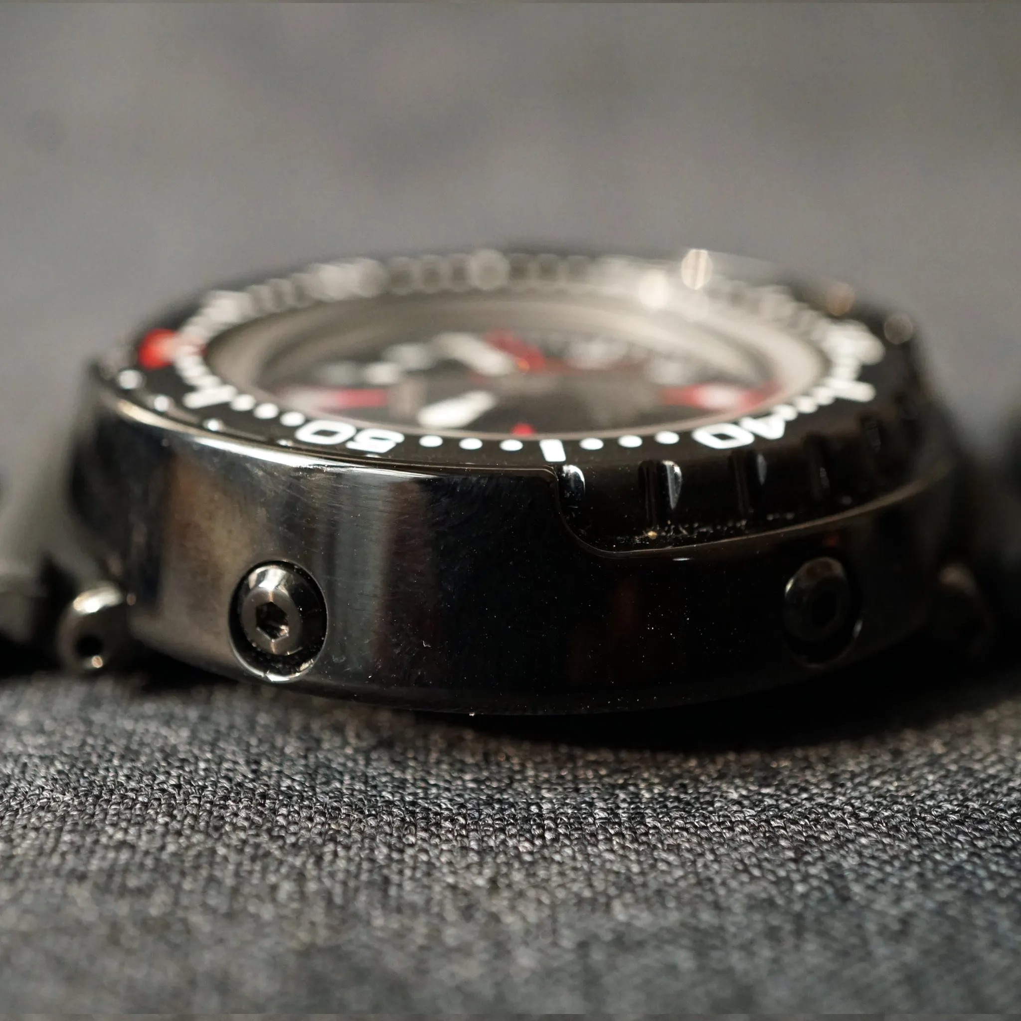 2012 SEIKO MARINEMASTER TUNA 300 GOLGO 13 LIMITED EDITION SBBN023
