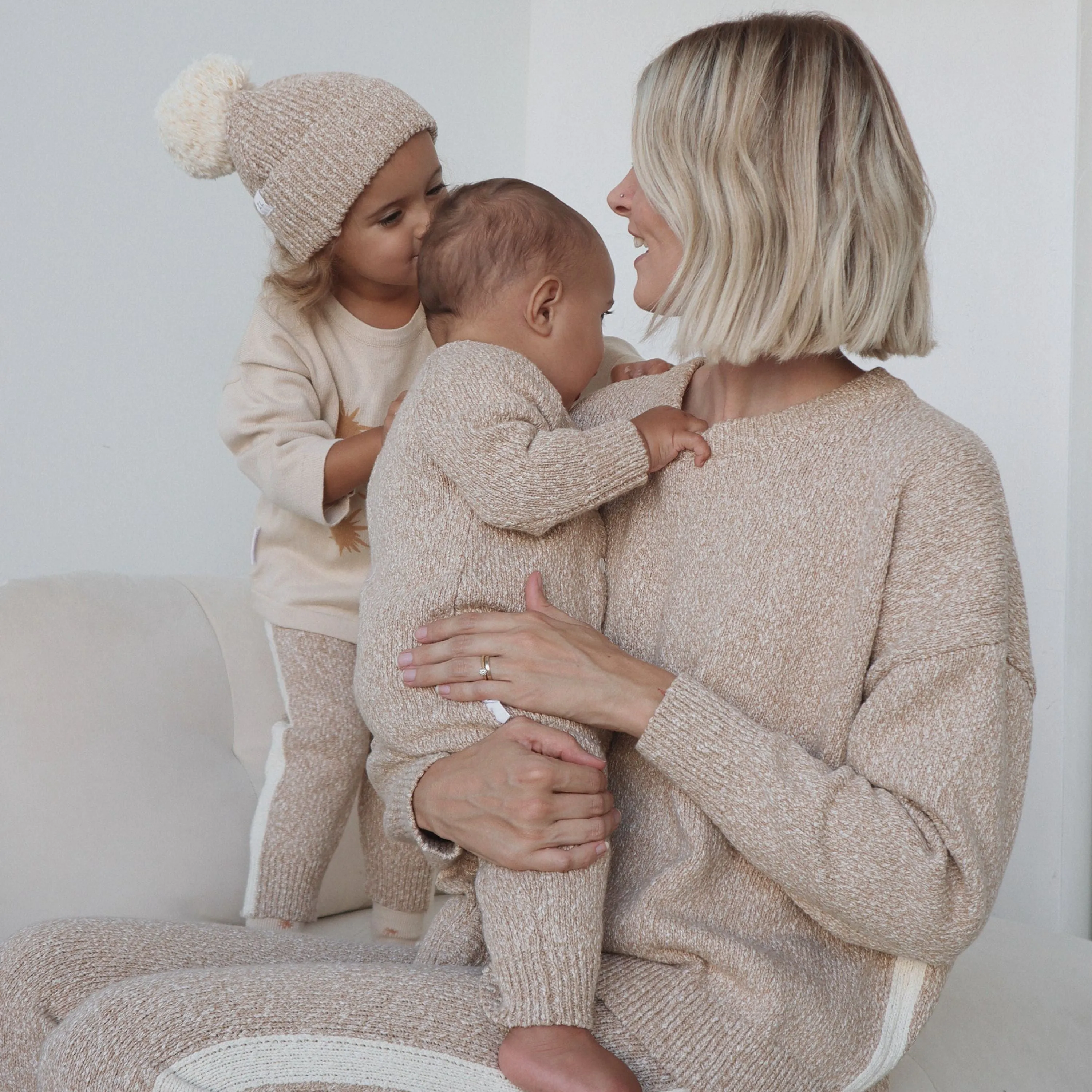 BEANIE | TEXTURED ALMOND