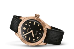 Divers Sixty-Five Date