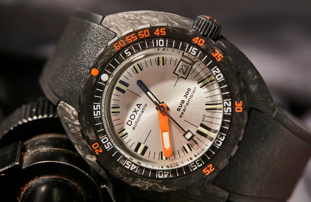 Doxa SUB 300 Carbon COSC Searambler Rubber