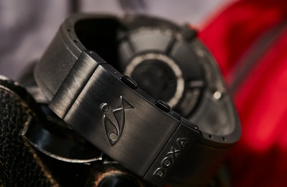 Doxa SUB 300 Carbon COSC Searambler Rubber