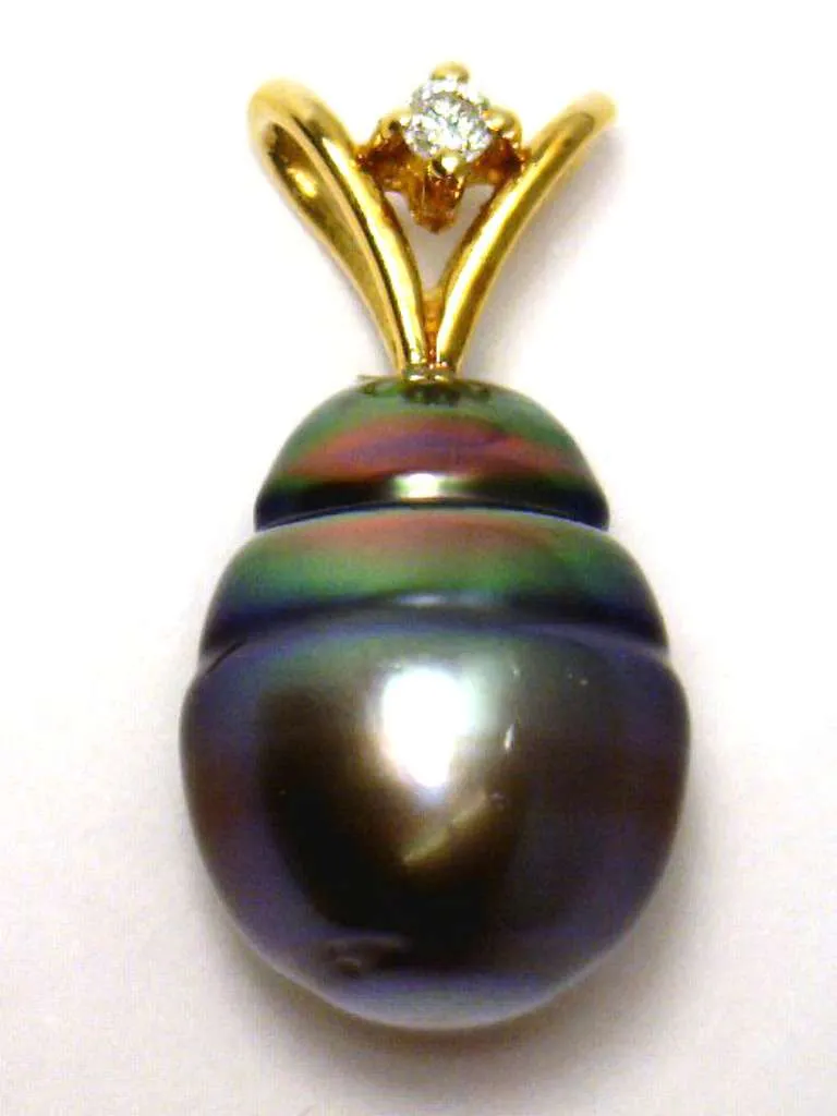 Ladies' 18kt yellow gold black Tahitian pearl pendant