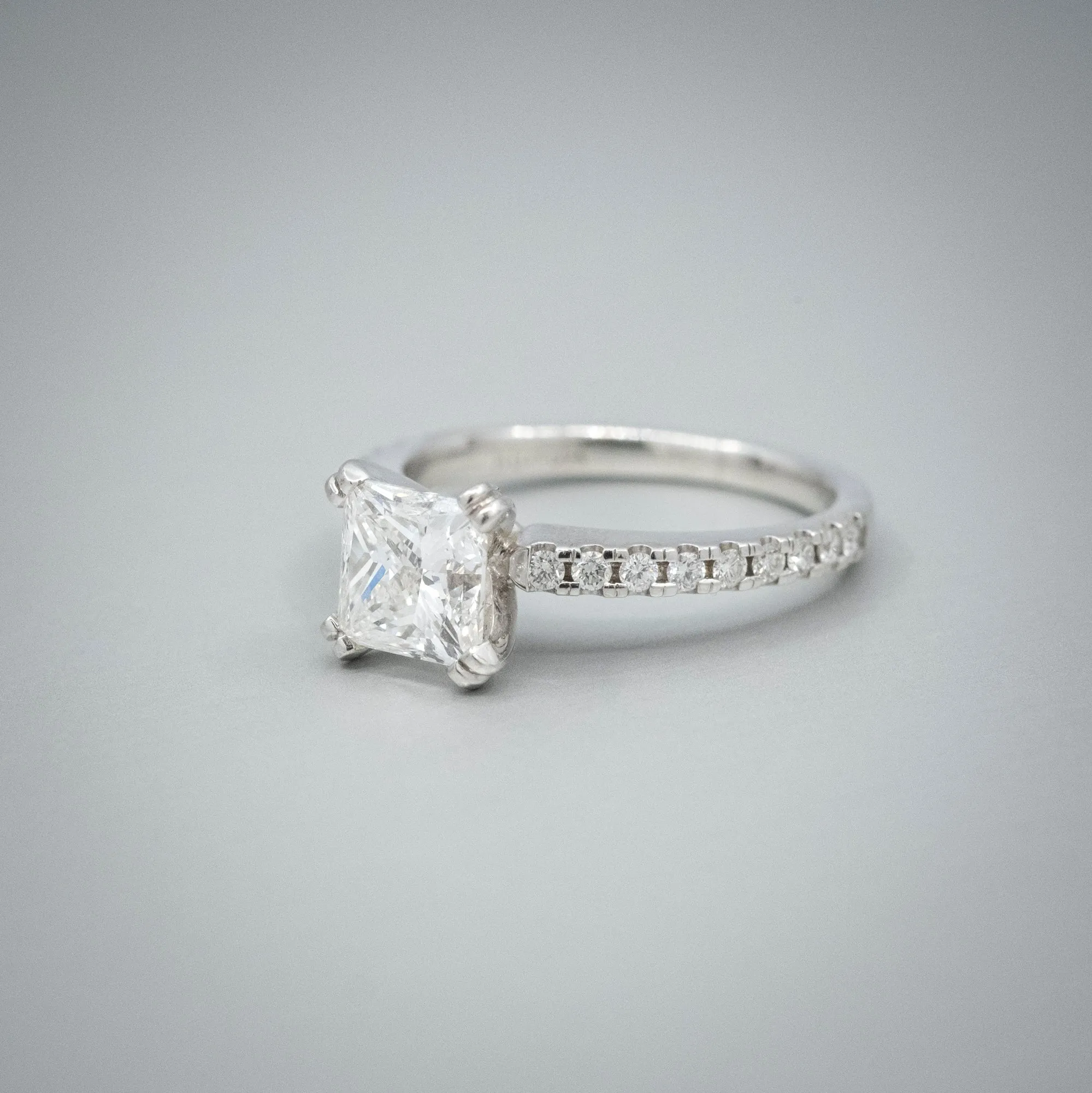 'Mignon' Diamond Ring
