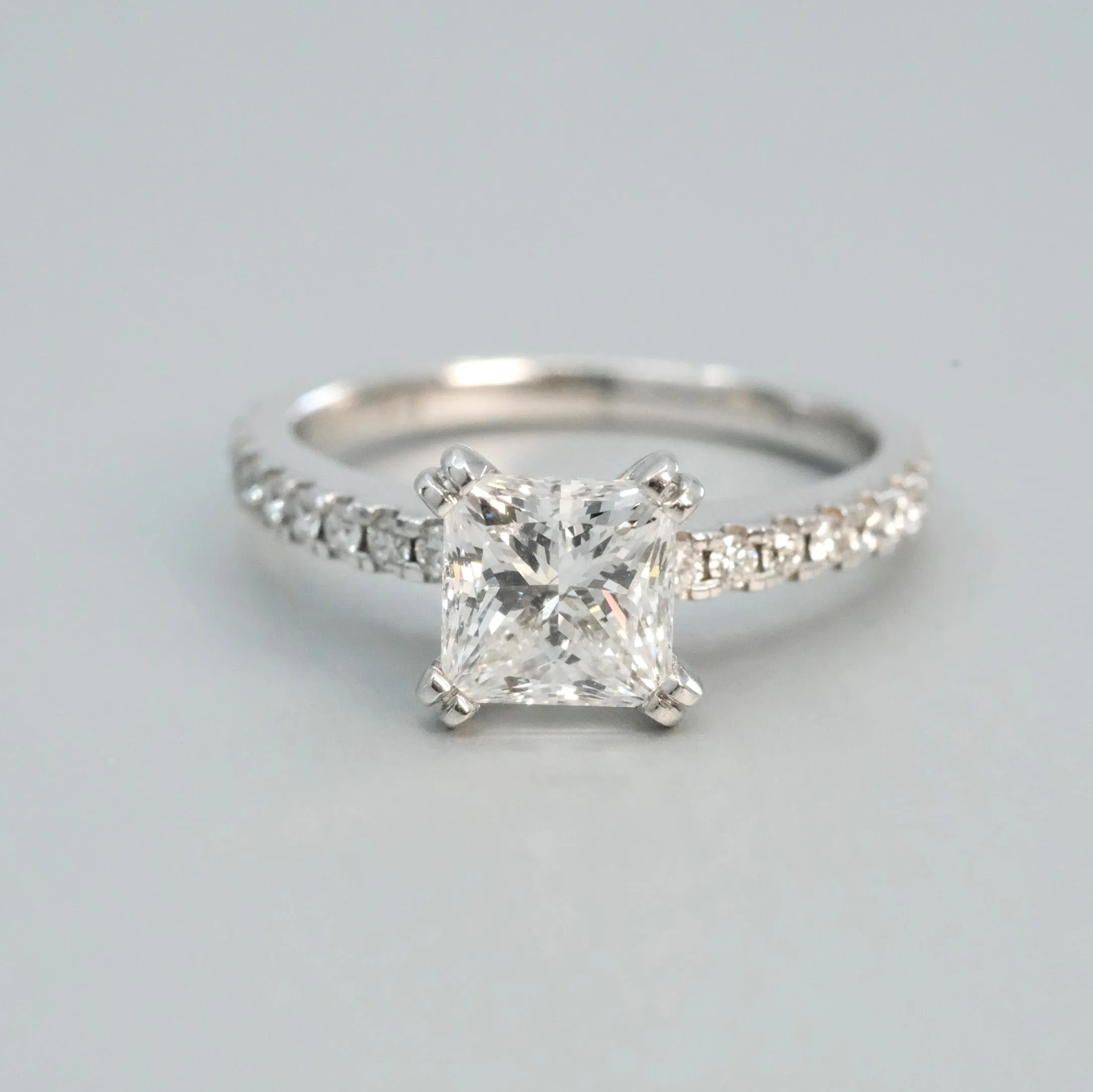 'Mignon' Diamond Ring