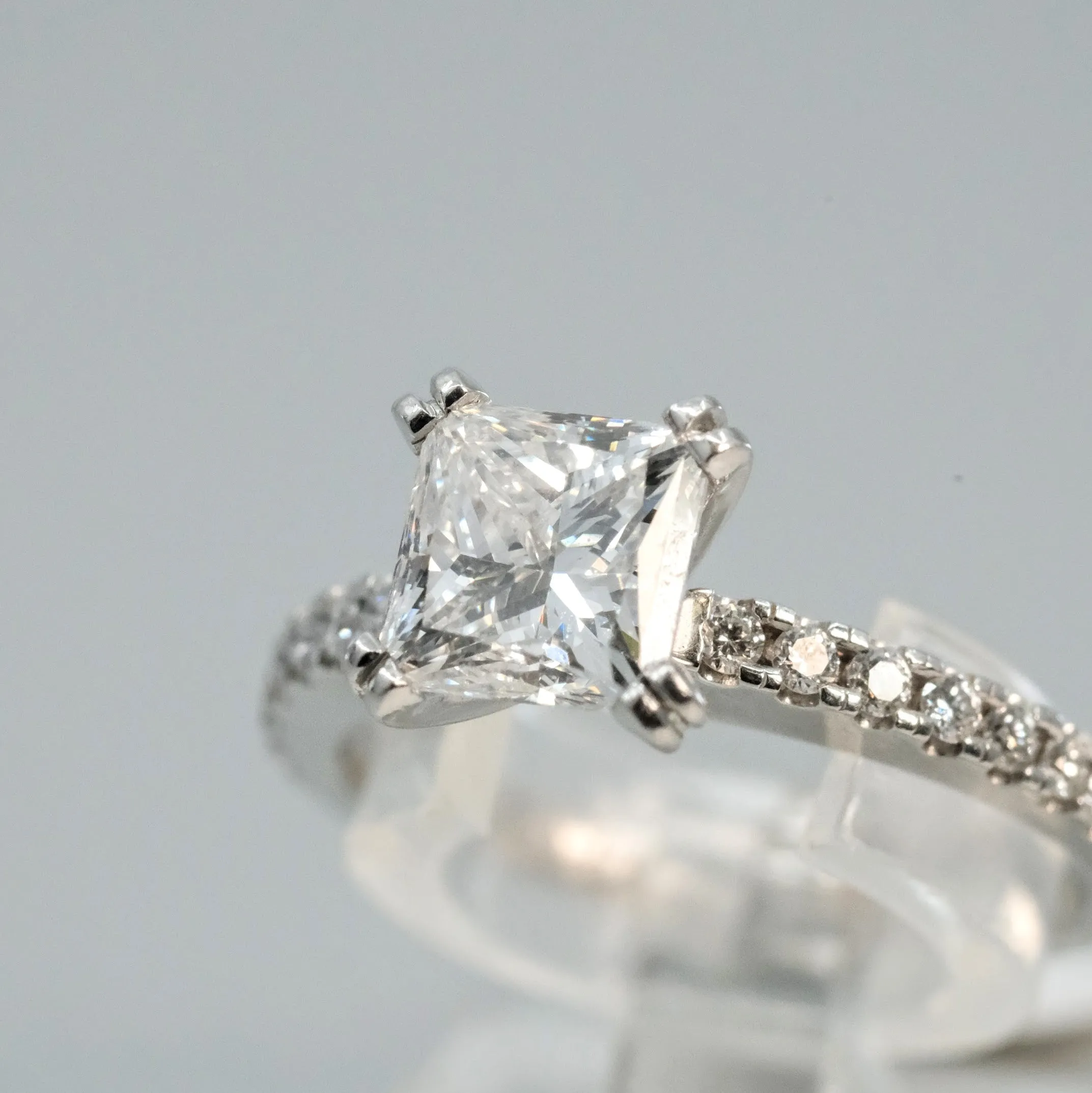 'Mignon' Diamond Ring