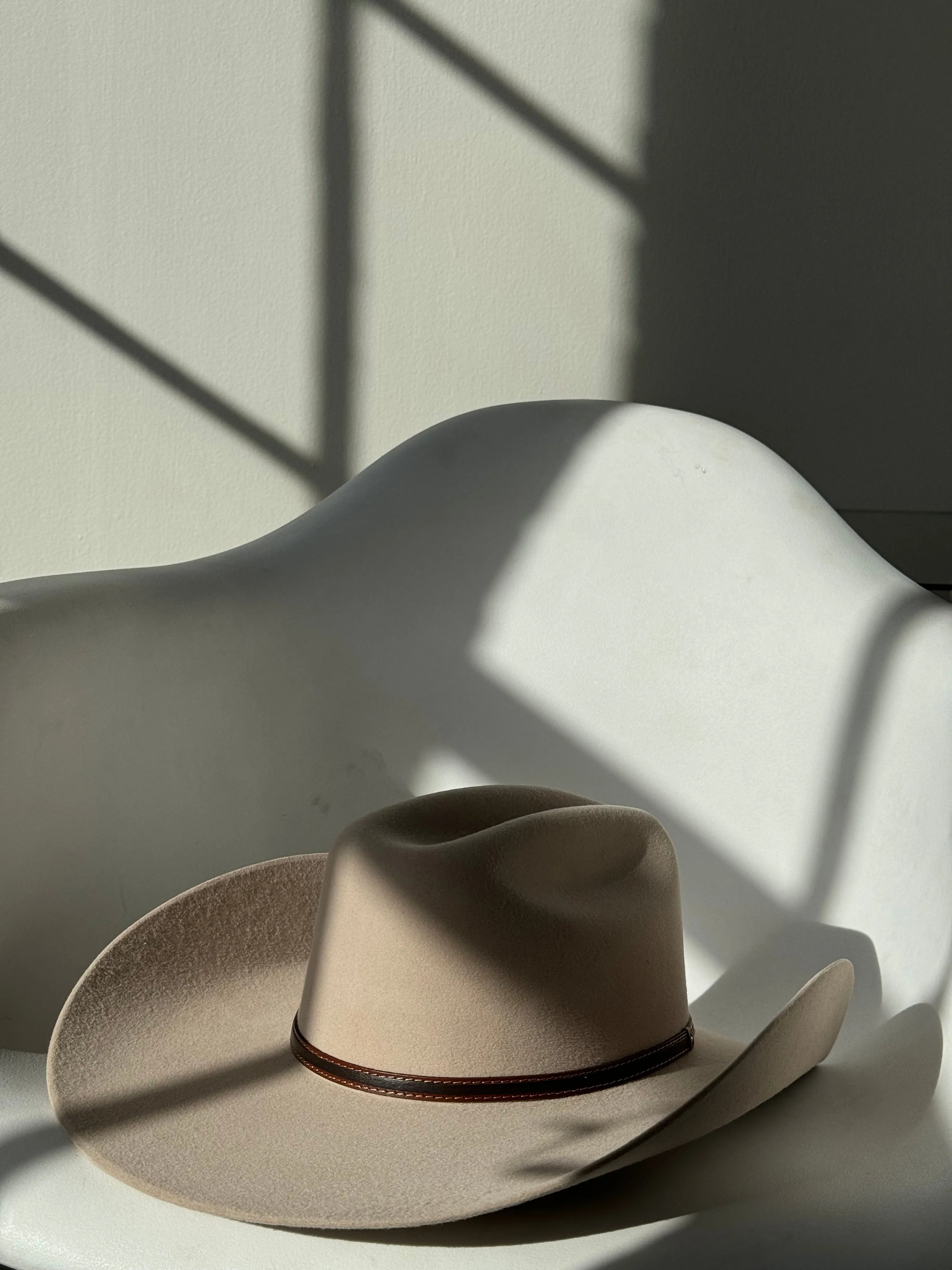 Yoakam 100% Wool Genuine Leather Belt Cowboy Hat In Beige